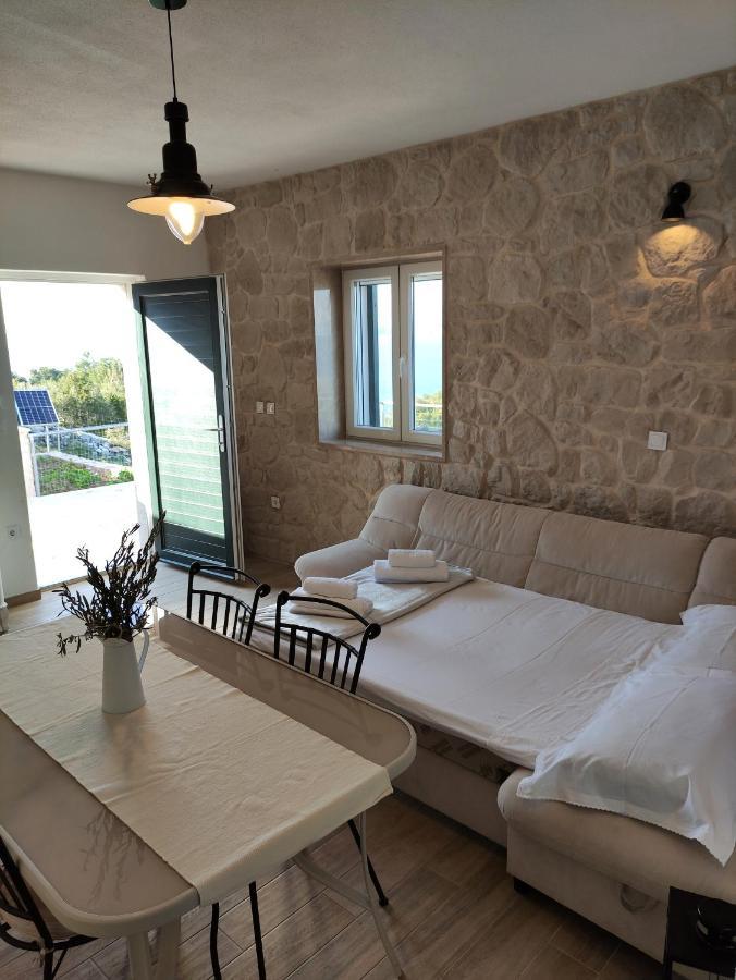Secluded Holiday Home Heritage พอสติรา ภายนอก รูปภาพ